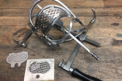 Laubsaegearbeit-am-Stichblatt.-scaled